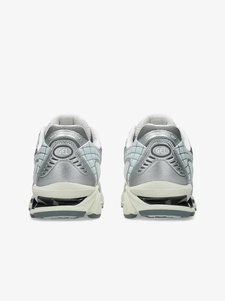 asics-08